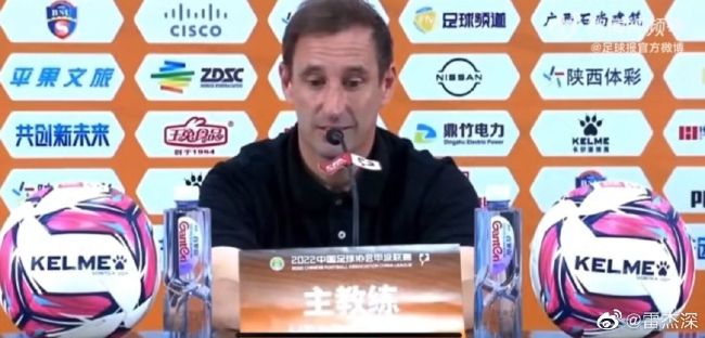 陈泽楷上去便冲着他胸口狠踹了一脚，把他踹倒之后又上去踩住他的脸，冷声道：小比崽子，得罪了叶家，信不信我让你们吴家绝种？。